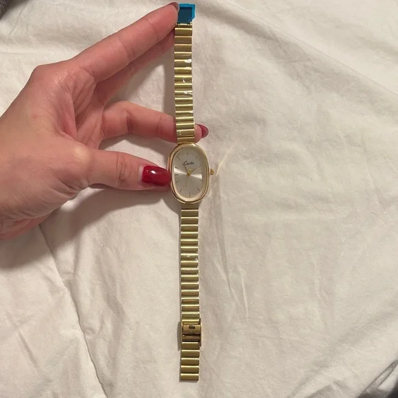 Vintage Type Gold Watch - Picture 3 of 5